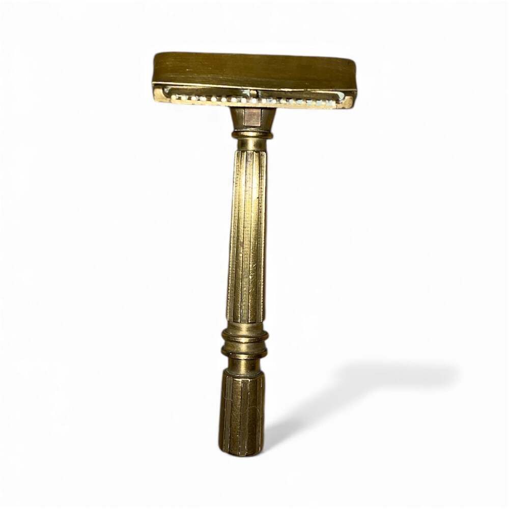 Vintage GEM Micromatic Gold Tone Single Edge Safety Razor - Picture 2 of 4